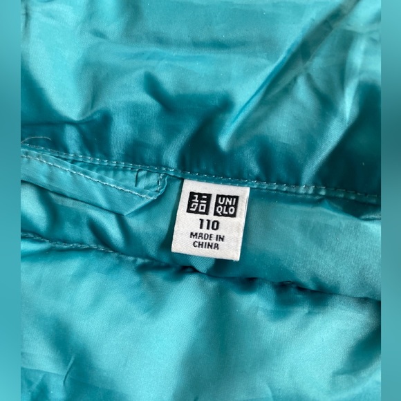 UNIQLO kids ultra light down jacket - size US 4T - Picture 7 of 9